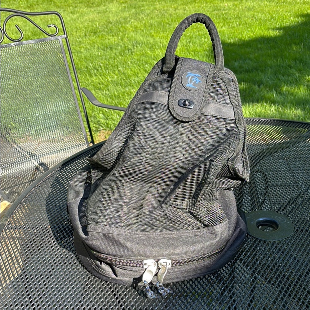 Beach bag/sports backpack with built in cooler pack, new condition